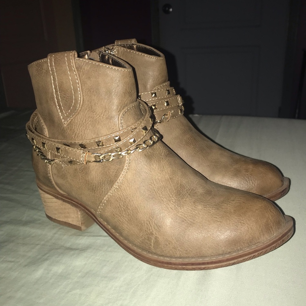 Booties womens size 5.5